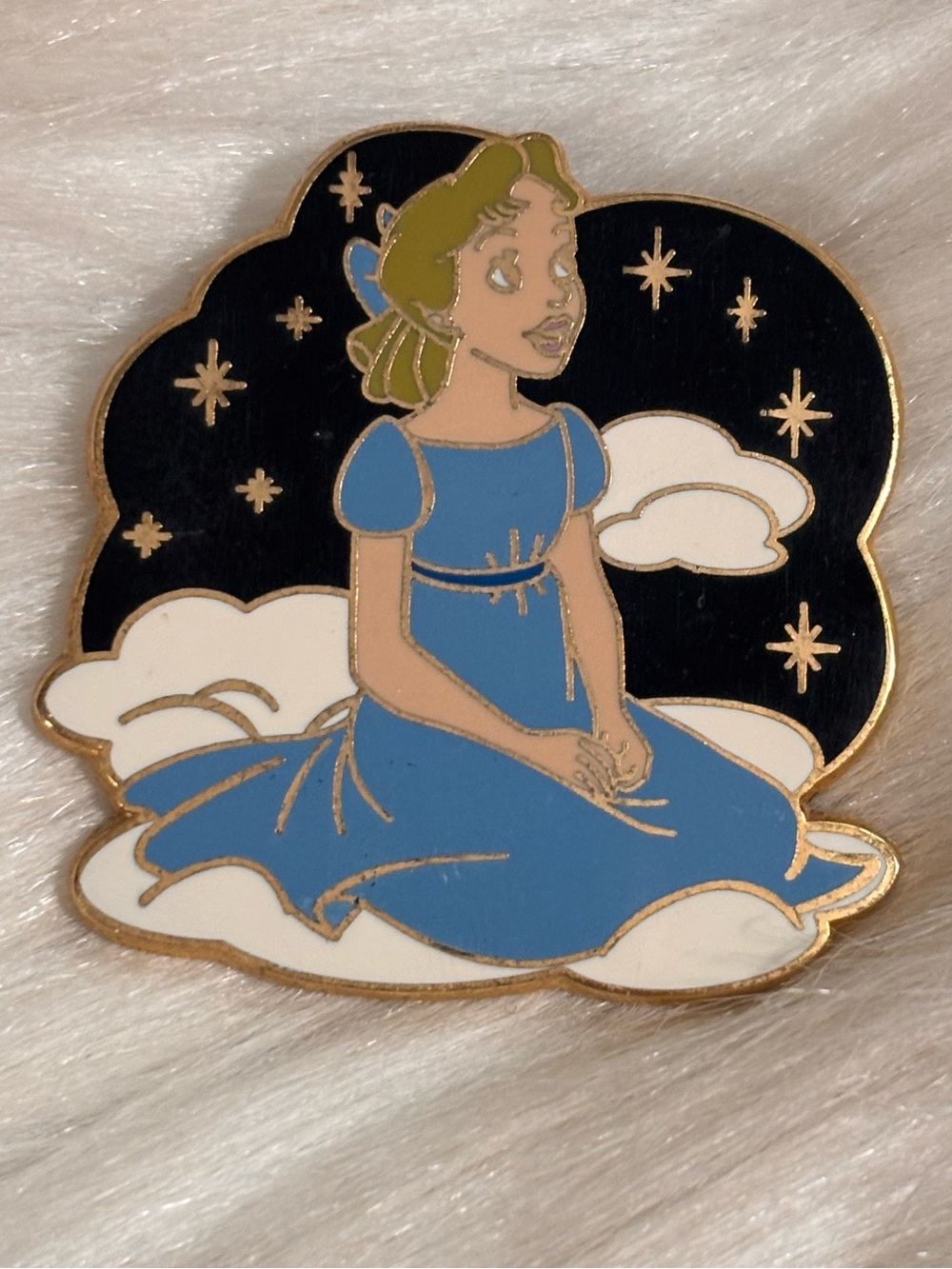 Disney Peter Pan's Wendy Sitting on Cloud Limited Release Pin 2010